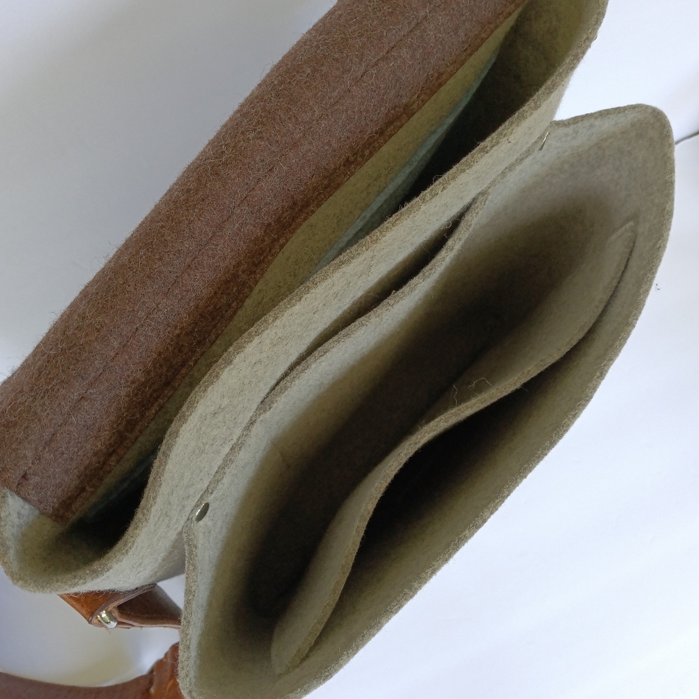 Graf Lantz Merino Wool Felt Messenger Bag - Grey & Brown - Picture 10 of 15